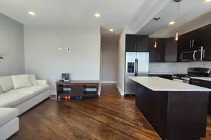 3900 W Cornelia Ave, Chicago, IL 60618 - Photo 9