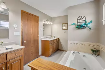 24504 Arrowhead Drive, Manhattan, IL 60442 - Photo 17