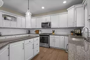 664 Bennett Dr, North Aurora, IL 60542 - Photo 13