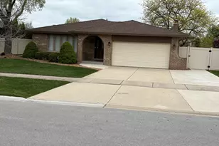 8320 Heather Ln, Tinley Park, IL 60477 - Photo 3