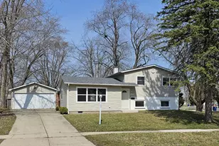 18570 W Pamela Pl, Gurnee, IL 60031 - Photo 1