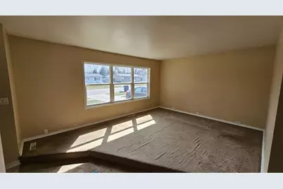 18570 W Pamela Place, Gurnee, IL 60031 - Photo 3