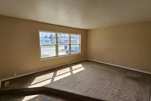 18570 W Pamela Pl, Gurnee, IL 60031 - Photo 3