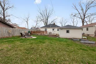 1061 Houston Ave, Elgin, IL 60120 - Photo 17