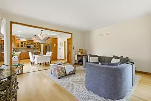 8304 Queen Victoria Ln, Tinley Park, IL 60477 - Photo 7