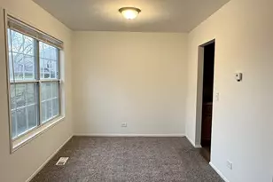 252 Yellow Pine Dr, Bolingbrook, IL 60440 - Photo 5