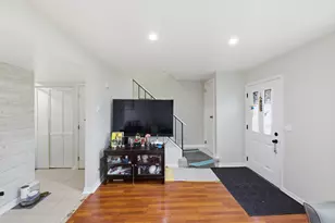 1543 McKool Ave, Streamwood, IL 60107 - Photo 9