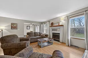 43 Thicket Ln, South Beloit, IL 61080 - Photo 3