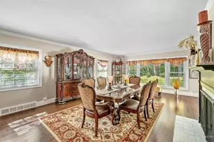 240 S McHenry Ave, Crystal Lake, IL 60014 - Photo 9