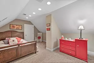 240 S McHenry Ave, Crystal Lake, IL 60014 - Photo 15