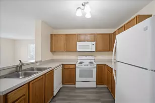 101 Silverstone Dr, Carpentersville, IL 60110 - Photo 7