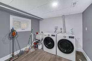 2219 N 74th Ct, Elmwood Park, IL 60707 - Photo 19