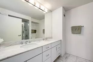 9725 Woods Dr, Skokie, IL 60077 - Photo 11