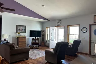 18760 Hillside Rd, Morrison, IL 61270 - Photo 7