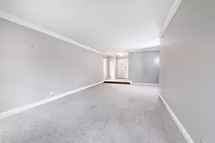 724 Ascot Ct, Libertyville, IL 60048 - Photo 5