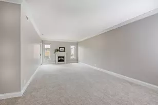 724 Ascot Ct, Libertyville, IL 60048 - Photo 3