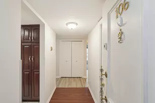 3001 Heritage Dr, Joliet, IL 60435 - Photo 5