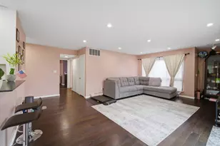 1926 Prairie Square, Schaumburg, IL 60173 - Photo 7