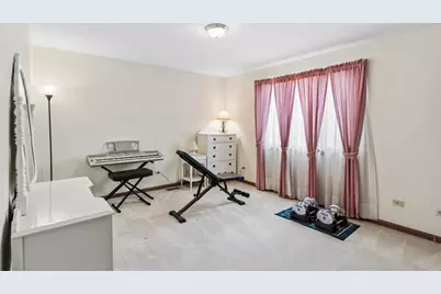 1204 Kristin Drive, Libertyville, IL 60048 - Photo 13