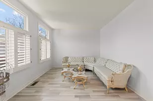 17 Mashie Ct, Woodridge, IL 60517 - Photo 5