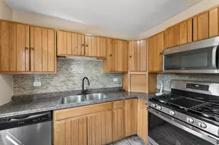 643 Armitage Ave, Glendale Heights, IL 60139 - Photo 7