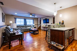 67 Kenilworth Ave, Elk Grove Village, IL 60007 - Photo 15