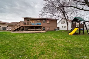 67 Kenilworth Ave, Elk Grove Village, IL 60007 - Photo 21