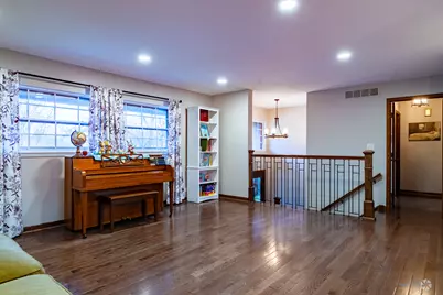 67 Kenilworth Avenue, Elk Grove Village, IL 60007 - Photo 5