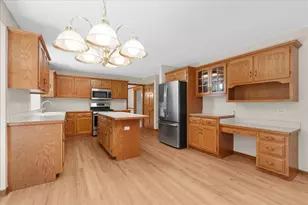 1516 Grommon Rd, Naperville, IL 60564 - Photo 7