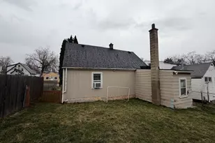 322 Bellevue Dr, Round Lake Park, IL 60073 - Photo 9