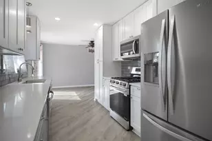 1241 Aspen Ln, Elk Grove Village, IL 60007 - Photo 9