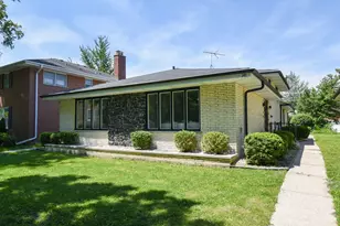 141 Wesley Ave, Oak Park, IL 60302 - Photo 1
