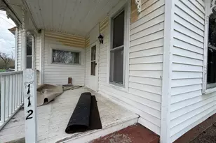 112 E Main St, Oak Lawn, IL 61943 - Photo 3