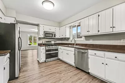 5219 Laramie Court, Oak Forest, IL 60452 - Photo 9