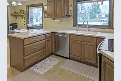 2155 Oriole Drive, Freeport, IL 61032 - Photo 13