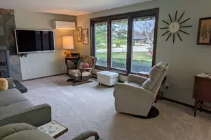 2155 Oriole Dr, Freeport, IL 61032 - Photo 3