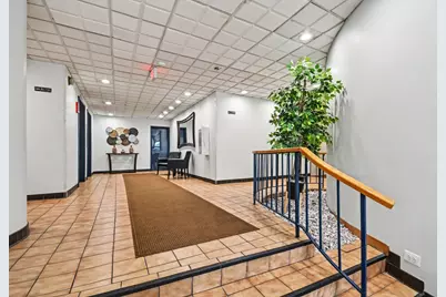 700 Wellington Avenue #504, Elk Grove Village, IL 60007 - Photo 5