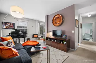 430 Commons Cir, Clarendon Hills, IL 60514 - Photo 3