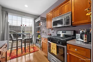 430 Commons Cir, Clarendon Hills, IL 60514 - Photo 5