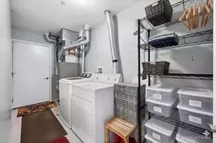 430 Commons Cir, Clarendon Hills, IL 60514 - Photo 15