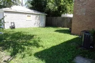532 Warren St, Calumet City, IL 60409 - Photo 11