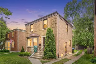 9932 S Maplewood Ave, Chicago, IL 60655 - Photo 1
