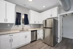 920 N Kedvale Ave, Chicago, IL 60651 - Photo 5