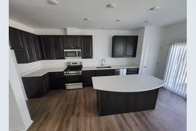 588 Wolverine Drive, Aurora, IL 60502 - Photo 7