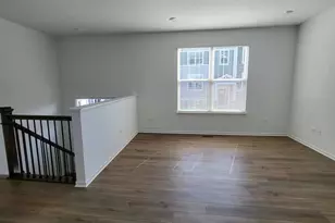 588 Wolverine Dr, Aurora, IL 60502 - Photo 5