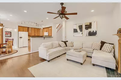 [Address not provided], Gurnee, IL 60031 - Photo 13