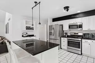 1923 Hillside Ln, Lisle, IL 60532 - Photo 7