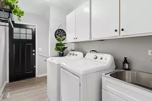 1923 Hillside Ln, Lisle, IL 60532 - Photo 17