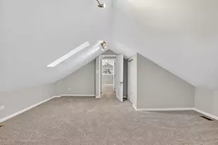 8132 S Paxton Ave, Chicago, IL 60617 - Photo 17