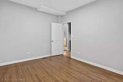 8132 S Paxton Avenue, Chicago, IL 60617 - Photo 15